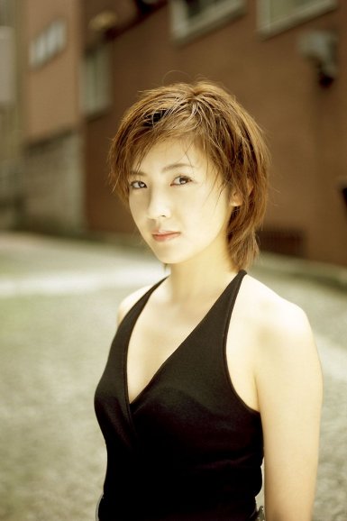 JBO电竞入口-下一站传奇创始人正面开战 周笔畅杠上邓紫棋(图2) JBO下载